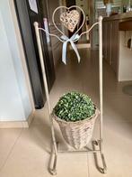 Mooie Plantenstaander met kunst buxus in rieten mand, Ophalen, Zo goed als nieuw