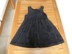 zwarte overgooier jurk maat 110 (5 jaar), Meisje, Ophalen of Verzenden, Zo goed als nieuw, Jurk of Rok