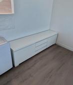 Te koop: modern IKEA BESTA tv-meubel in witte uitvoering., Huis en Inrichting, Kasten |Televisiemeubels, Ophalen, Zo goed als nieuw