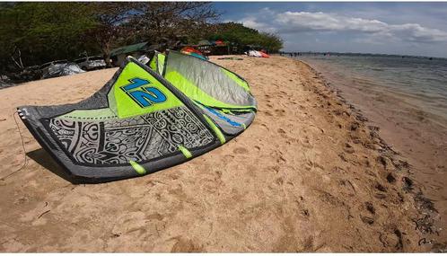 Naish dash 6,8,10 en naish park 12, Watersport en Boten, Kitesurfen, Zo goed als nieuw, Bar, Ophalen