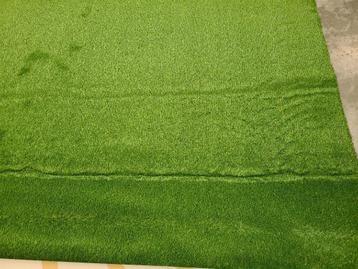 Stuk kunstgras met fabricagefout 90% korting pr beschikbaar voor biedingen