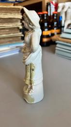 Statue en porcelaine — fille avec chapeau et panier —vintage, Collections, Statues & Figurines, Enlèvement, Comme neuf, Humain