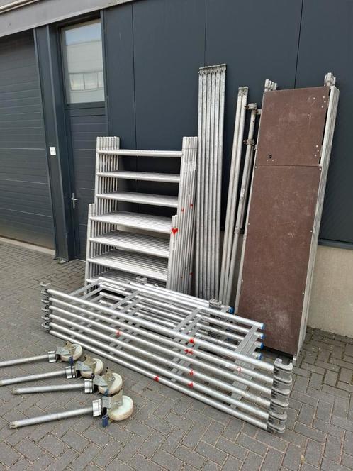 Skyworks aluminium rolsteiger 135x245, werkhoogte 10.2 mtr, Doe-het-zelf en Bouw, Steigers, Zo goed als nieuw, Ophalen