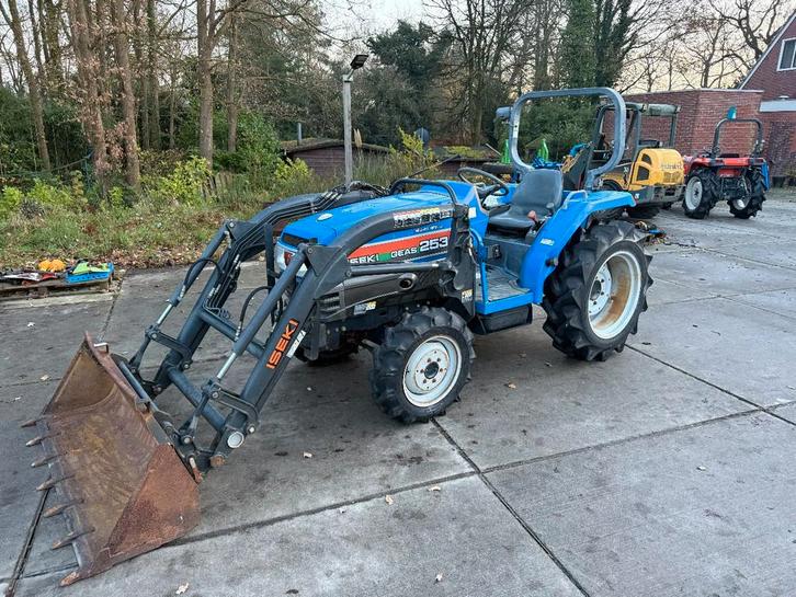 Iseki Geas 253 met voorlader, Zakelijke goederen, Machines en Bouw | Tuin, Park en Bosbouw, Overige typen