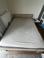 Bedframe met foam matras 200 x 140 bijna nieuw, Huis en Inrichting, Slaapkamer | Bedden, Ophalen, Zo goed als nieuw, 140 cm