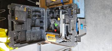 Dewalt C5 nagelschieter op gas beschikbaar voor biedingen