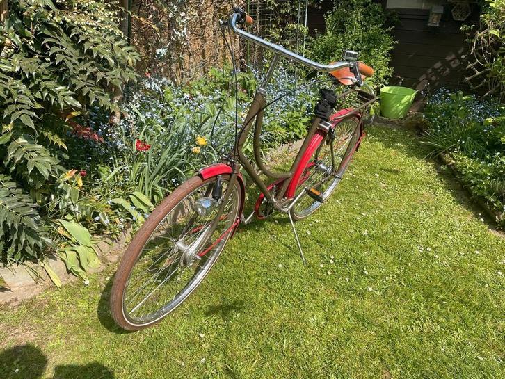 Authentieke Achielle Damesfiets – Belgisch Handwerk, Fietsen en Brommers, Fietsen | Oldtimers, Ophalen