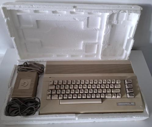 Commodore 64 & 64C lot met datasettes, laders, games, etc., Computers en Software, Vintage Computers, Ophalen of Verzenden