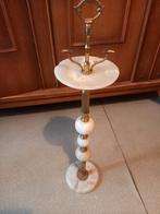 Staande asbak met marmere onderdelen, Ophalen