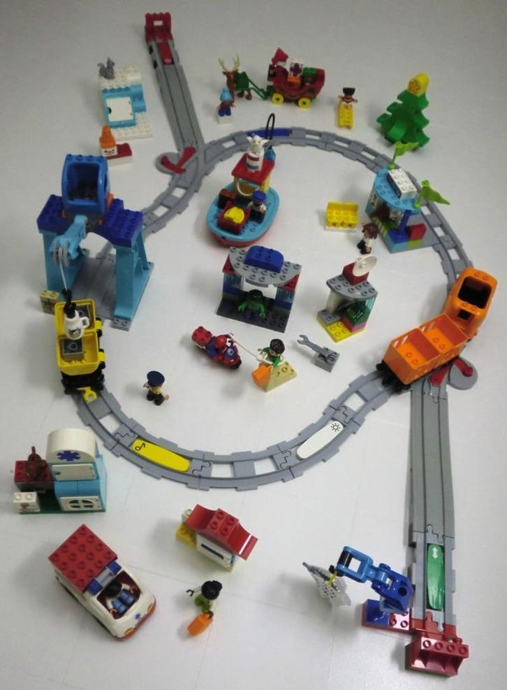 Duplo mooie grote speelset met trein., Kinderen en Baby's, Speelgoed | Duplo en Lego, Gebruikt, Duplo, Complete set, Ophalen of Verzenden
