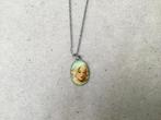 Halsketting met hanger Pin up meisje, Ophalen of Verzenden, Zo goed als nieuw, Overige voorstellingen