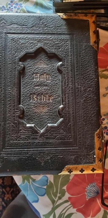 Bijbel antiek beschikbaar voor biedingen