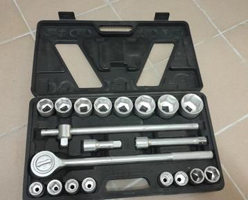 coffret complet douilles 6 pans et racaniac beschikbaar voor biedingen