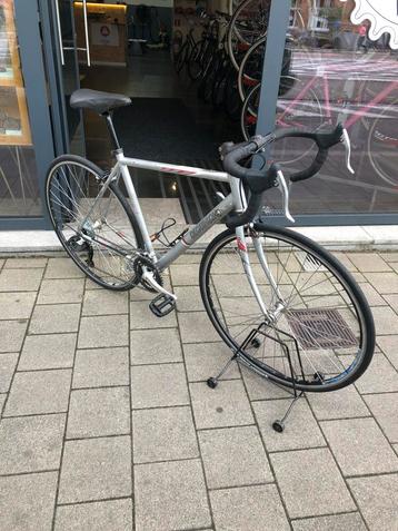 Decathlon koersfiets (koopje) beschikbaar voor biedingen