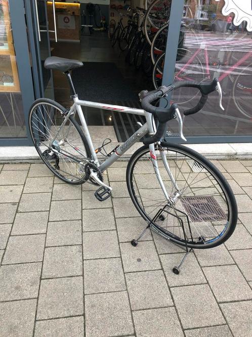 Decathlon koersfiets (koopje), Fietsen en Brommers, Fietsen | Heren | Sportfietsen en Toerfietsen, Gebruikt, Overige merken, 15 tot 20 versnellingen