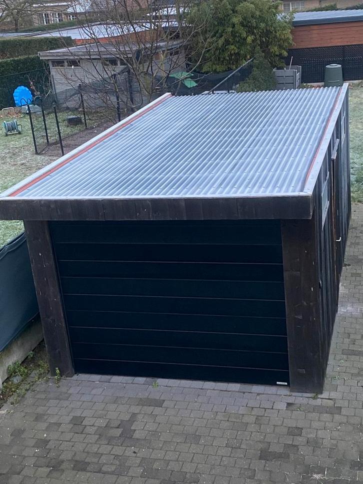 garage/débarras avec portail électrique, Jardin & Terrasse, Abris de jardin, Comme neuf, Abri de jardin, Bois, 500 cm ou plus