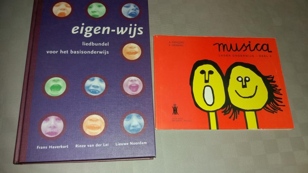 muziekboekjes (2), Ophalen of Verzenden