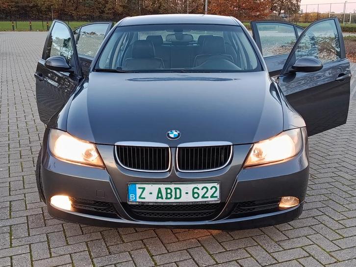 Bmw320D/ Diesel Euro 4/ parkeer sensor/ leder bekleed/, Auto's, BMW, Bedrijf, Te koop, Airbags, Airconditioning, Boordcomputer