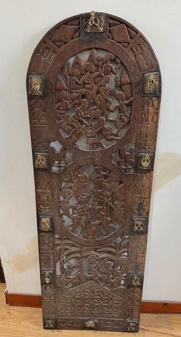 Porte africaine ethnique beschikbaar voor biedingen