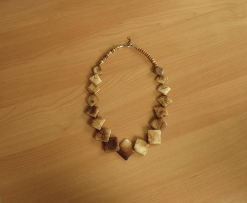Houten ketting met vierkanten platen, Handtassen en Accessoires, Kettingen, Ophalen of Verzenden