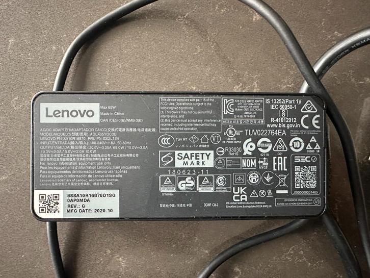 Lenovo 65W USB-C-oplader NIEUWSTAAT, Computers en Software, Laptop-opladers, Zo goed als nieuw, Ophalen