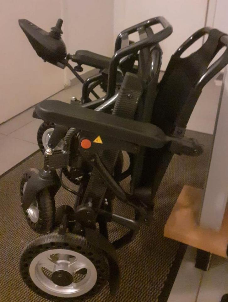 Elektrische en opvouwbare rolstoel, Diversen, Rolstoelen, Ophalen