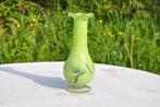 vase en verre vert avec marbrure, Maison & Meubles, Vert, Utilisé, Moins de 50 cm, Enlèvement ou Envoi
