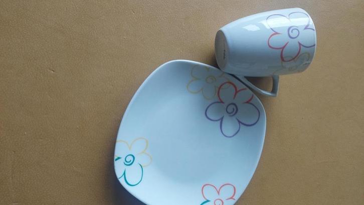 Eet & koffie servies set, Huis en Inrichting, Keuken | Servies, Gebruikt, Compleet servies, Overige stijlen, Porselein, Ophalen