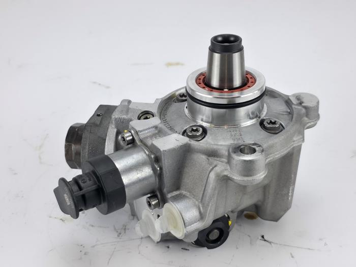 Pompe diesel d'un Mercedes E-Klasse, Autos : Pièces & Accessoires, Systèmes à carburant, Mercedes-Benz, Utilisé, 3 mois de garantie