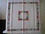 Tafelkleed vierkant wit met bloemenmotief, 116 x 108 cm, Huis en Inrichting, Ophalen of Verzenden, Wit