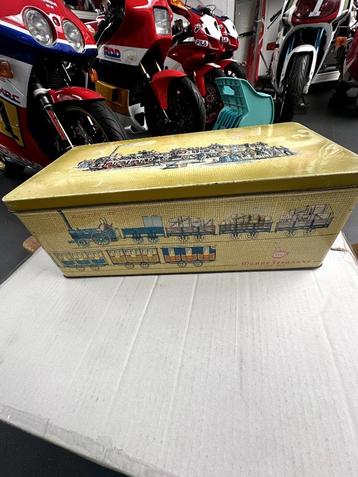 Vintage blikken trommel te koop beschikbaar voor biedingen