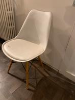 3 witte stoelen met leren zitkussen, Huis en Inrichting, Ophalen, Gebruikt, Drie, Wit