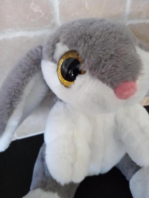 knuffel paashaas of konijn met grote ogen, Kinderen en Baby's, Speelgoed | Knuffels en Pluche, Zo goed als nieuw, Konijn, Ophalen of Verzenden