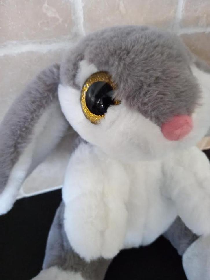 knuffel paashaas of konijn met grote ogen, Kinderen en Baby's, Speelgoed | Knuffels en Pluche, Zo goed als nieuw, Konijn, Ophalen of Verzenden