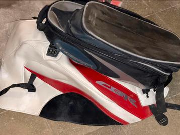Protège-réservoir qui sert de porte-bagage+sac dos Honda CBR beschikbaar voor biedingen