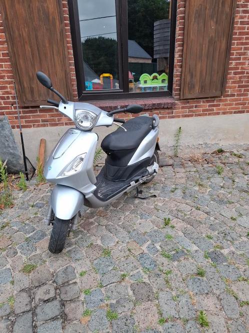 piaggio fly, Fietsen en Brommers, Snorfietsen en Snorscooters, Gebruikt, Piaggio, Benzine, Ophalen