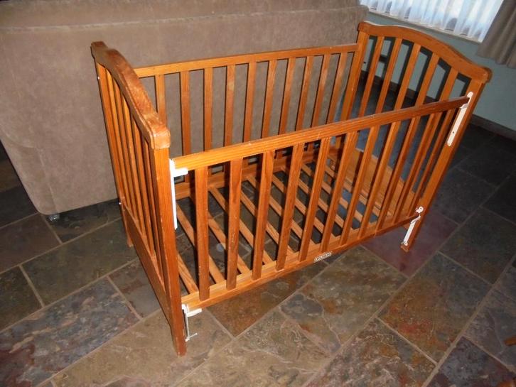 houten kinderbed, Enfants & Bébés, Chambre d'enfant | Lits, Utilisé, Moins de 140 cm, 70 à 85 cm, Sommier à lattes, Matelas, Enlèvement