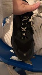 Basket balenciaga triple S à vendre, pointure 39 En très bon, Ophalen, Zo goed als nieuw