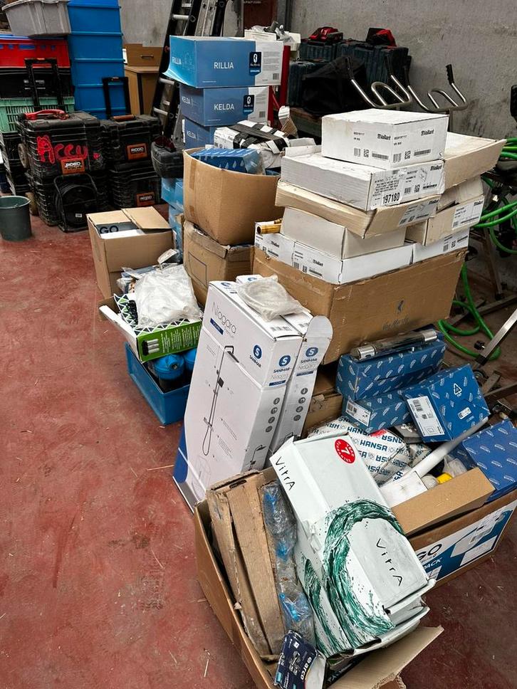 lot de +/-108 robinets douche bain lavabo ect .., Zakelijke goederen, Stock en Retail | Partijen goederen, Huis en Inrichting