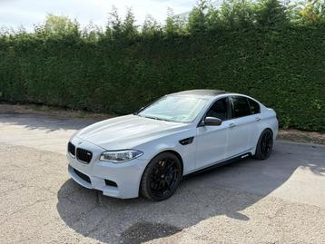 Bmw m5 119.000 km met scahden, Auto's, Automaat, Euro 5, Zwart, Bruin