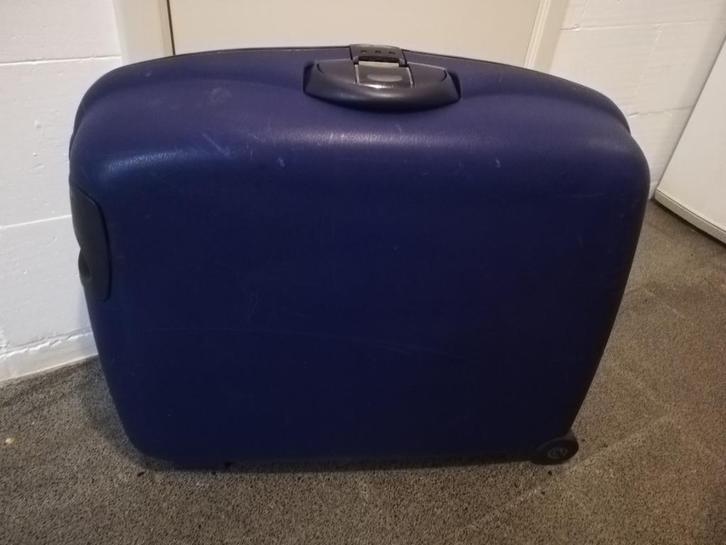 Reiskoffer, Handtassen en Accessoires, Koffers, Zo goed als nieuw, Hard kunststof, 70 cm of meer, 55 cm of meer, Slot, Wieltjes