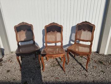 3 prachtige antieke stoelen met rotan beschikbaar voor biedingen