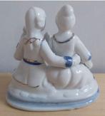 Ancienne figurine en porcelaine couple romantique, Antiquités & Art, Enlèvement ou Envoi