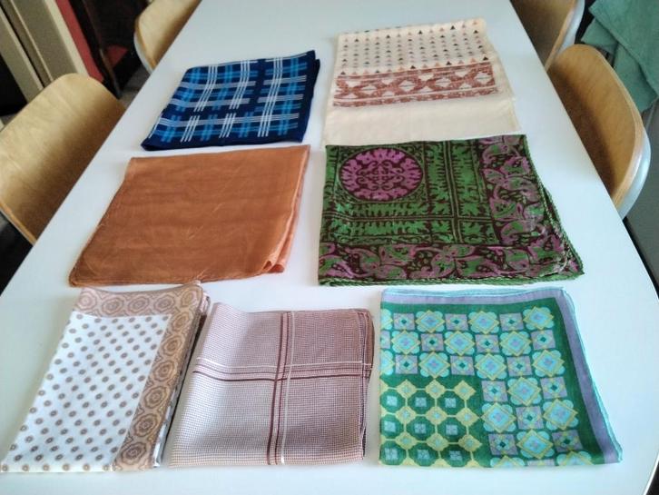 Lot femmes & hommes vintage /foulard/pochette/écharpe, Vêtements | Hommes, Bonnets, Écharpes & Gants, Comme neuf, Écharpe, Enlèvement ou Envoi