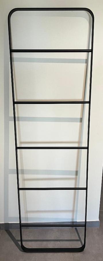 Wandrek beschikbaar voor biedingen