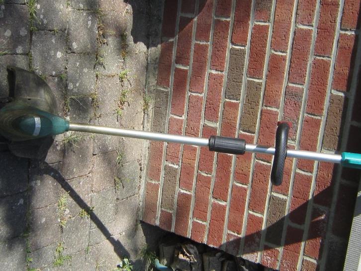débrousaileuse, Tuin en Terras, Heggenscharen, Gebruikt, Accu, Ophalen