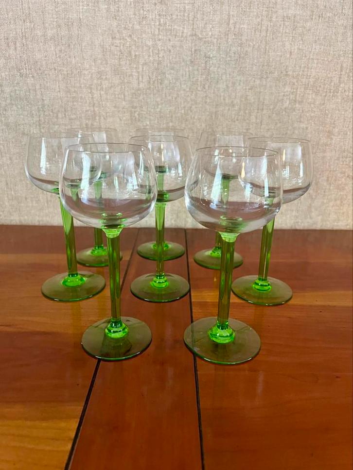 Set van 8 wijnglazen uit de Elzas, Verzamelen, Glas en Drinkglazen, Zo goed als nieuw, Ophalen