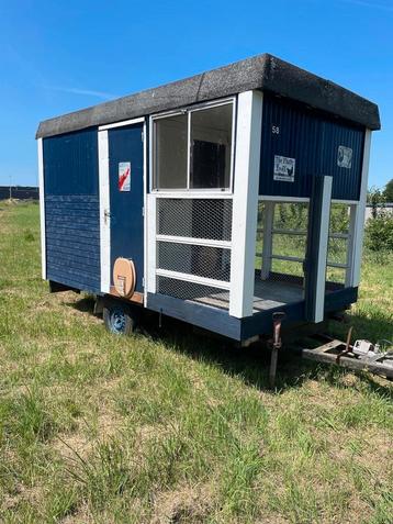 Mobiele kippenren, Enlèvement ou Envoi, Couveuse