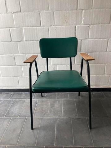 M fauteuil van Pierre Guarriche voor Meurop beschikbaar voor biedingen