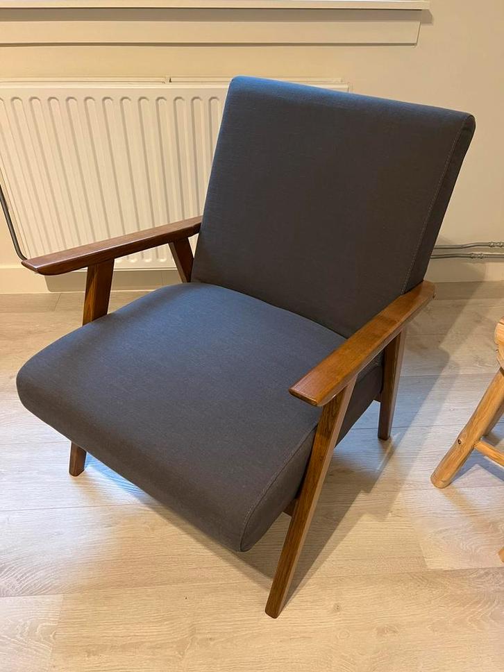 Vintage fauteuil met antracietgrijze bekleding, Huis en Inrichting, Fauteuils, Zo goed als nieuw, Ophalen